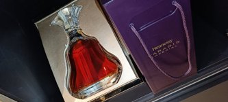 Aukce Hennessy Paradis Imperial 0,7l 40% GB L.E.
