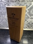 Aukce Macallan Sherry Oak 2020 Release 25y 0,7l 43% Dřevěný box