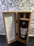 Aukce Macallan Sherry Oak 2020 Release 25y 0,7l 43% Dřevěný box