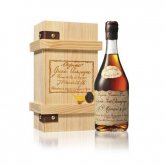 Aukce J.P. Ménard & fils Grande Fine Champagne Cognac Ancestrale Réserve de Famille 0,7l 45% Dřevěný box - 137646