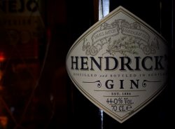Tajemství výroby skotského Hendrick's ginu