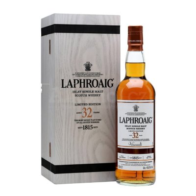 Aukce Laphroaig 200th Anniversary 32y 0,7l 46,6% L.E. Dřevěný box